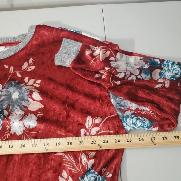 Crescent Drive Womens Size Medium Velour Top - Picture 9 of 11